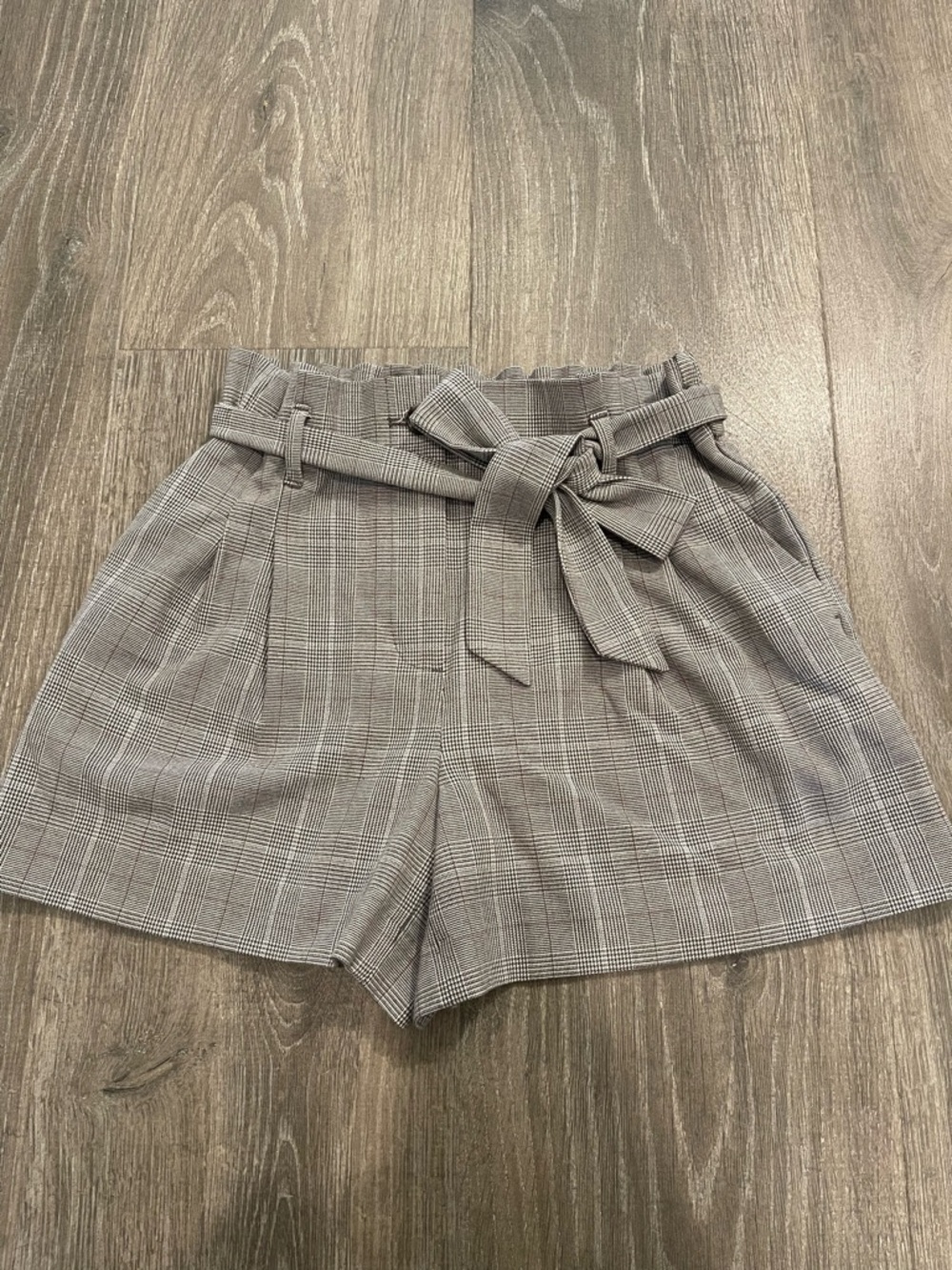 LOFT Gray Plaid Paperbag Belted Pleated Women's Shorts Size 6